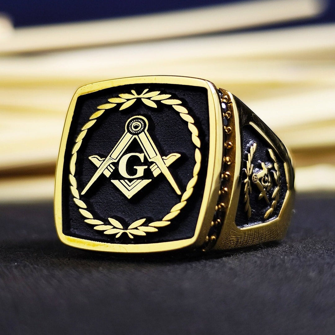 Master Mason Blue Lodge Ring - Gold & Black Square & Compass G With Wreath - Bricks Masons