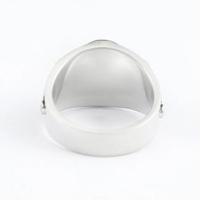 Meisterring der Freimaurerloge – Winkelmaß und Zirkel mit antikem Totenkopf