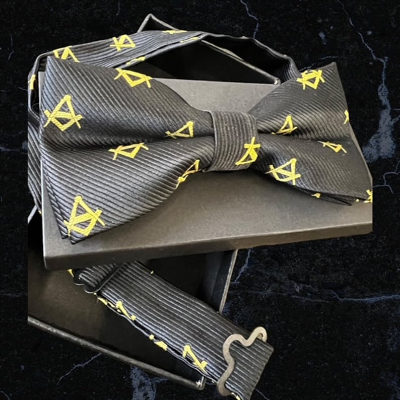 Master Mason Blue Lodge Bow Tie - Tailor Made Square and Compass Black & Gold - Bricks Masons