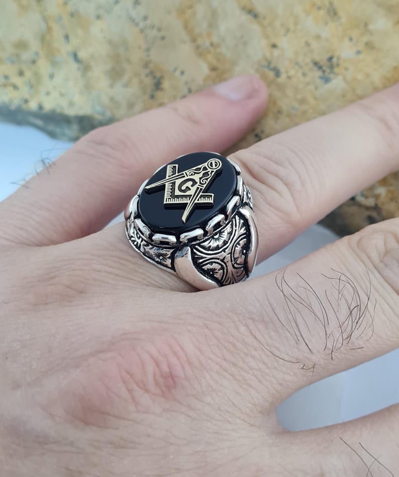 Master Mason Blue Lodge Ring - Black Onyx Freemason Symbol - Bricks Masons