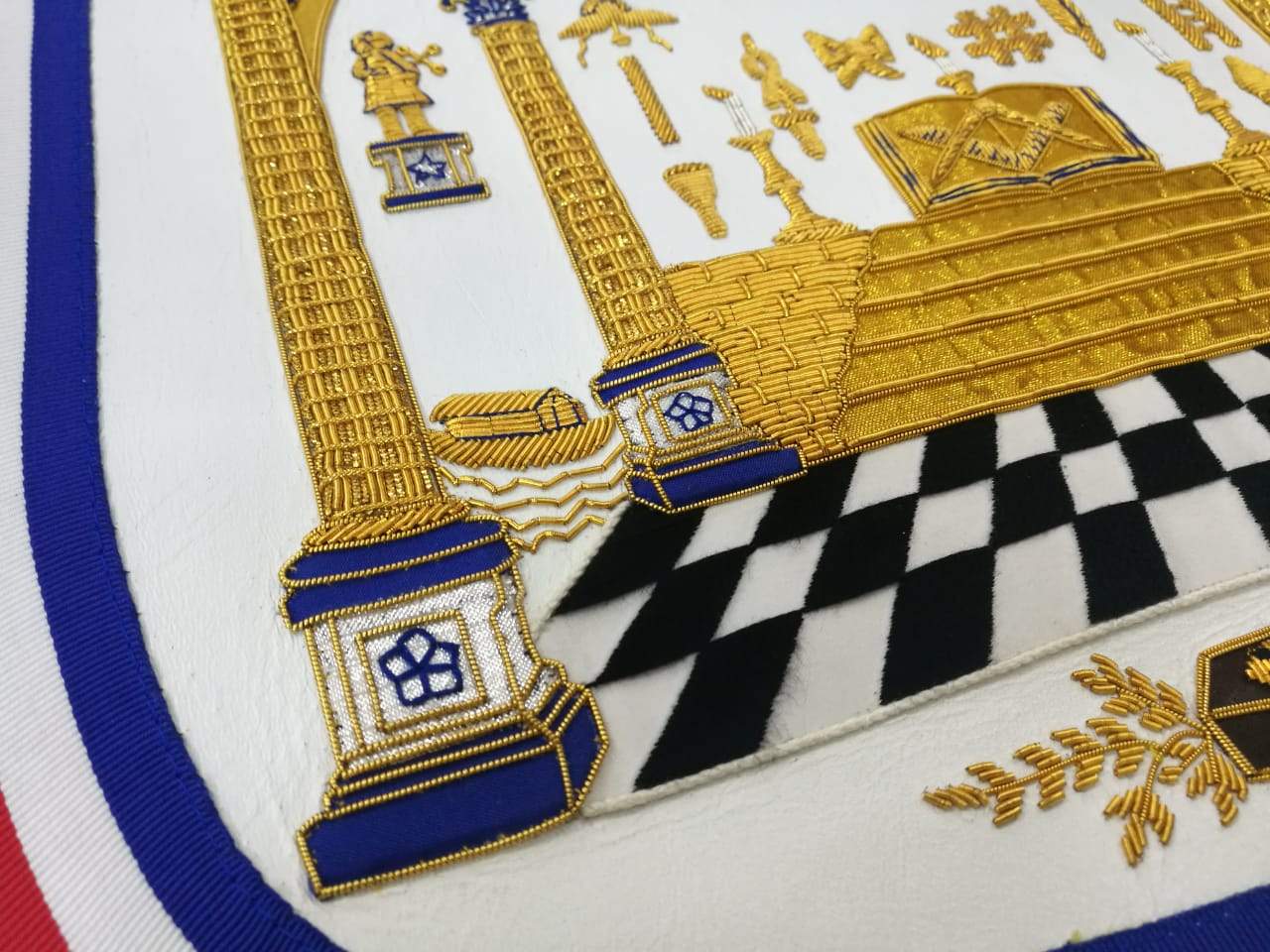 Master Mason Blue Lodge Apron - Hand Embroidered George Washington Masonic Apron - Bricks Masons