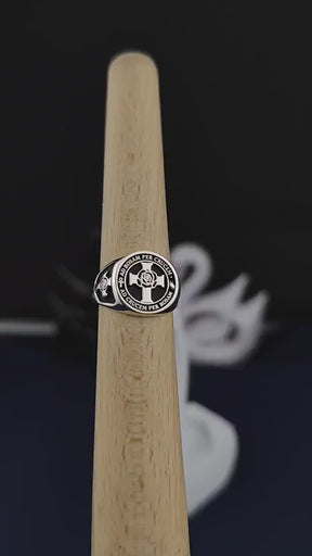 Rosenkreuz-Ring des 18. Grades im Schottischen Ritus – Blühende Rose und lateinisches Motto